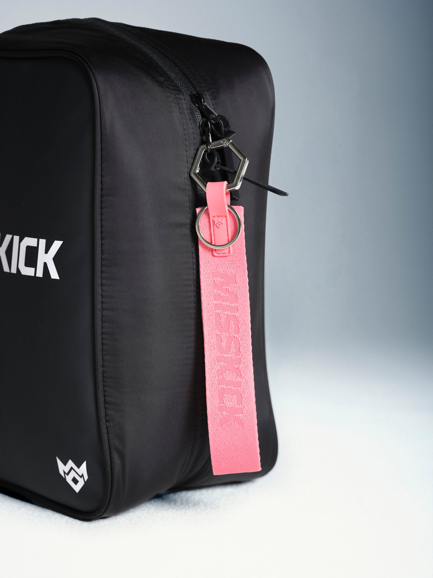 Reign Shoe Bag and Bottle - Black