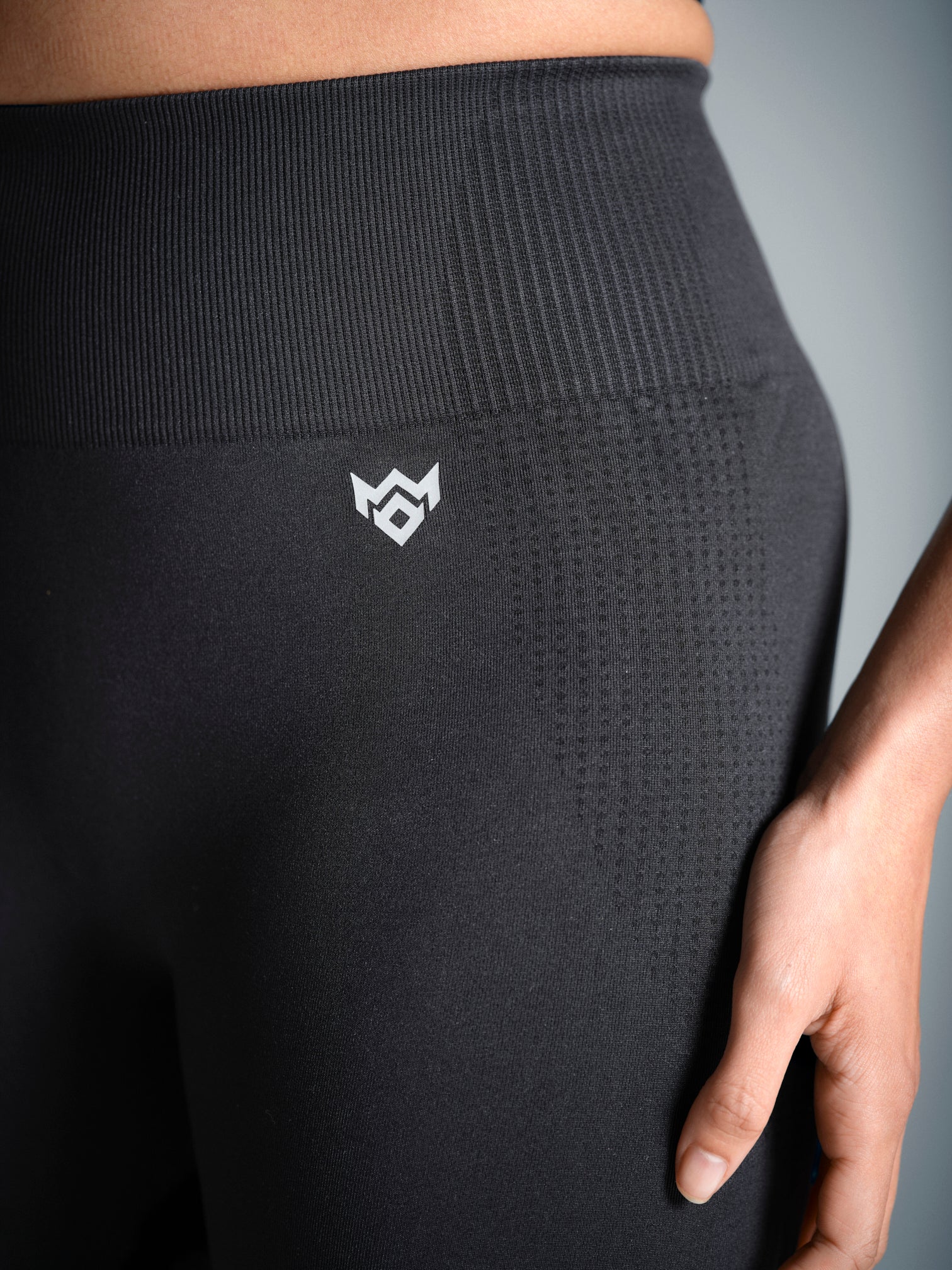 Rete Seamless Booty Short - Black