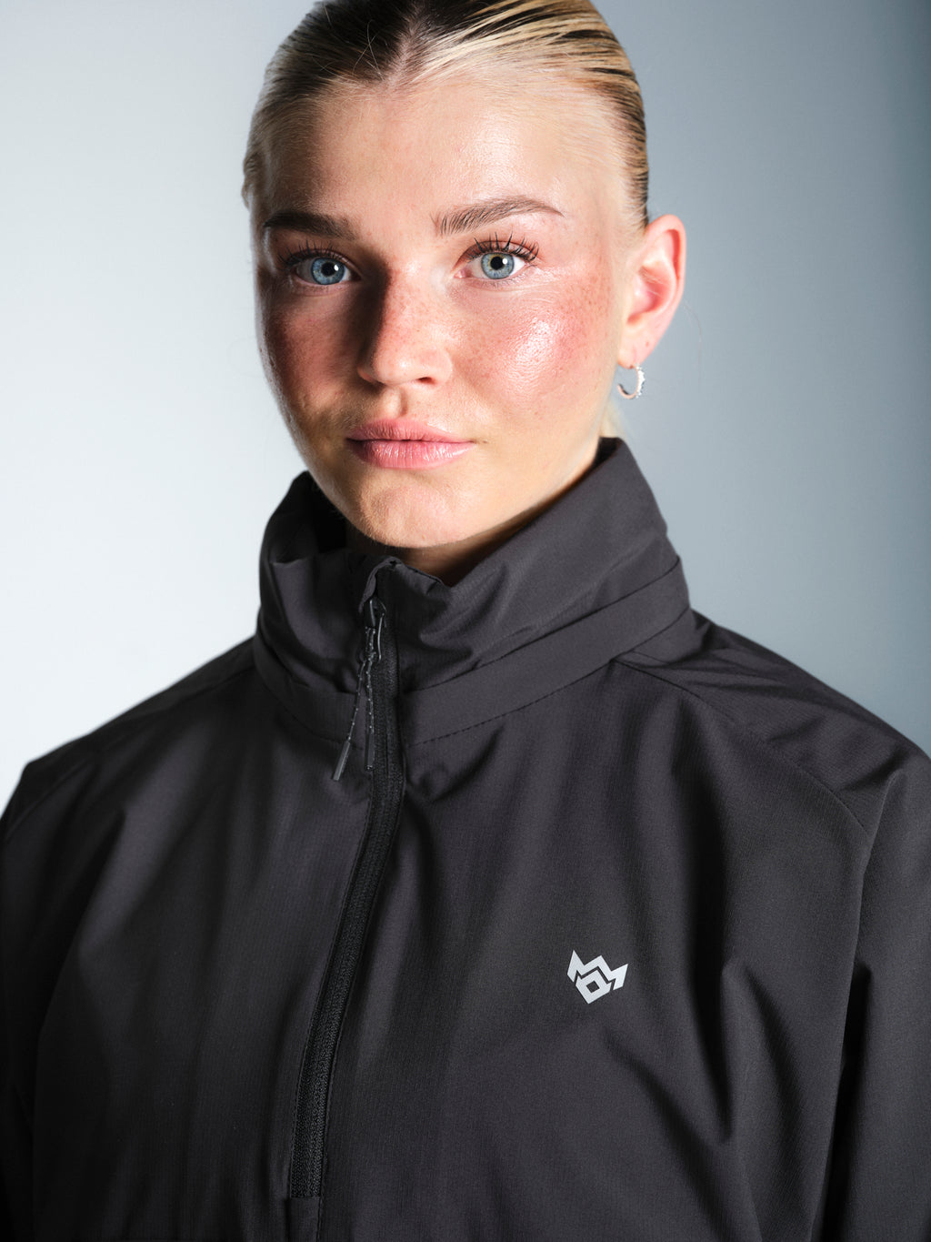 Misskick Tifoso wind breaker black logo detailing