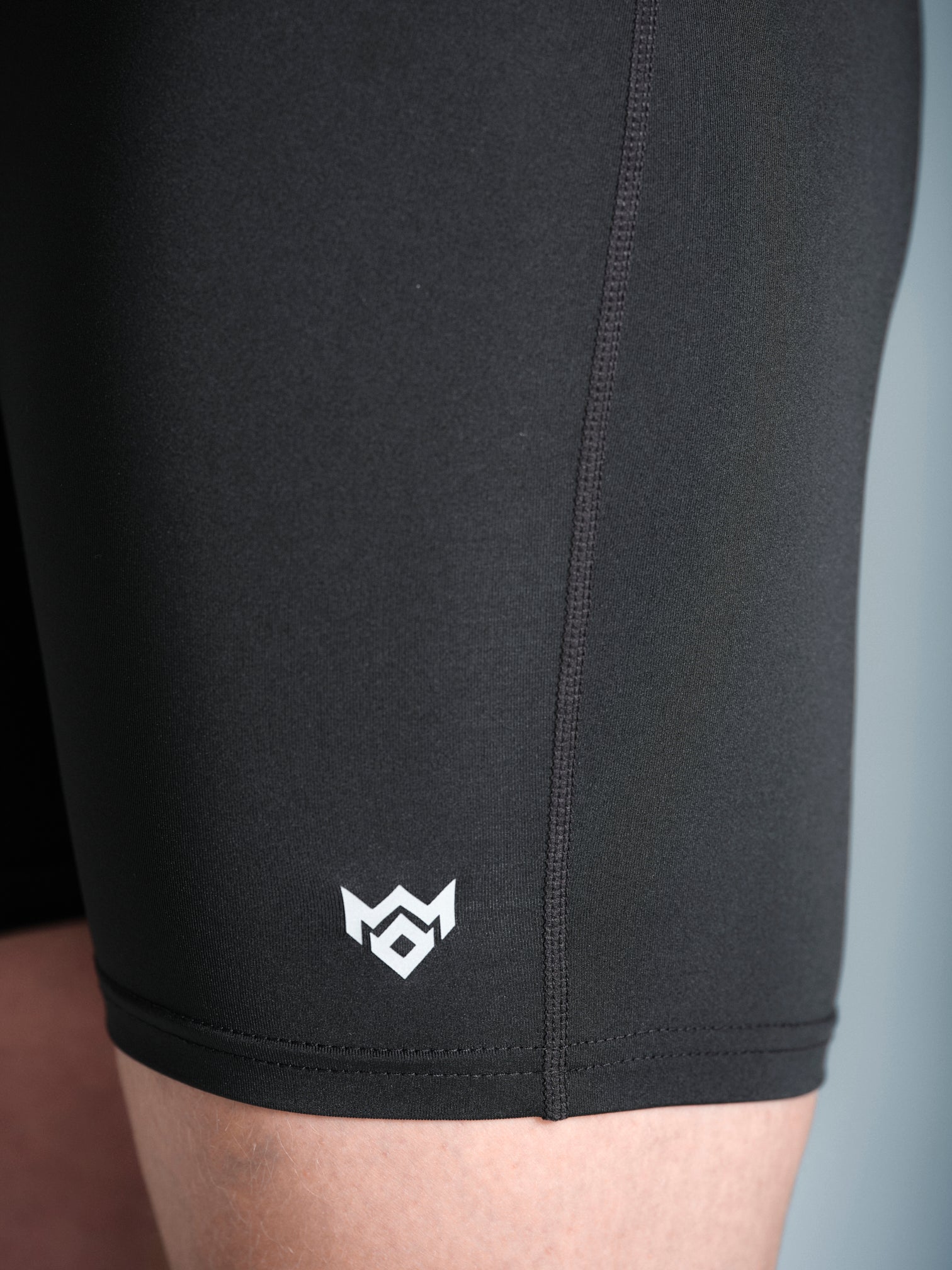 Misskick Vai Baselayer short Black logo detailing 