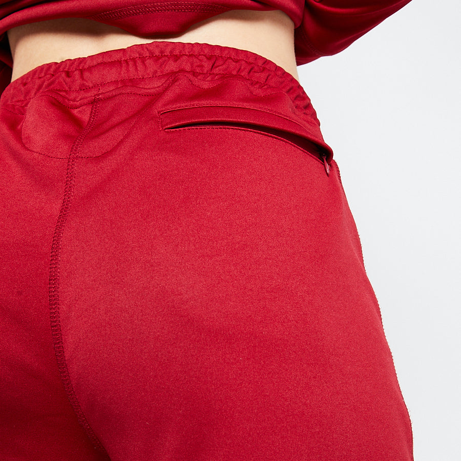 miss-kick-football-training-jogger-women