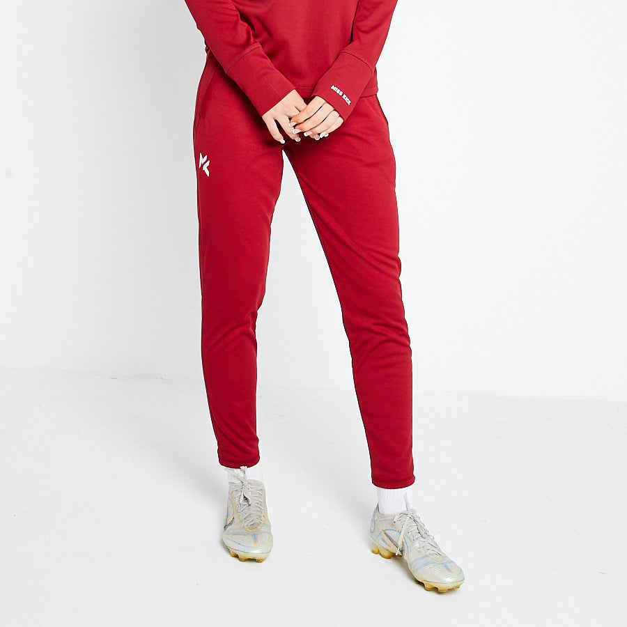 miss-kick-football-training-jogger-women
